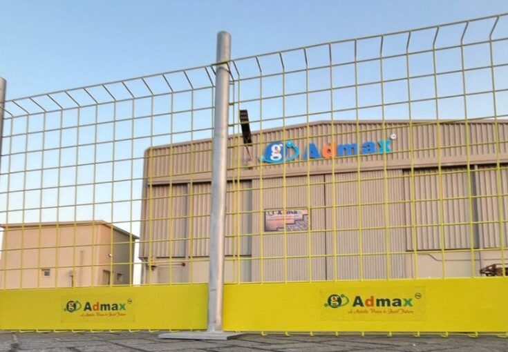 Temporary edge protection system installed on a construction site by professional Edge Protection Systems Manufacturers in Dubai to improve worker safety.